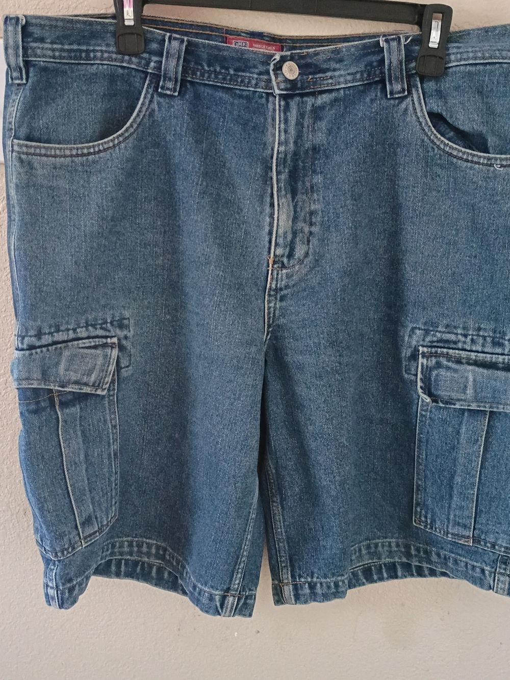 Faded Glory Denim Cargo Shorts in Medium Blue